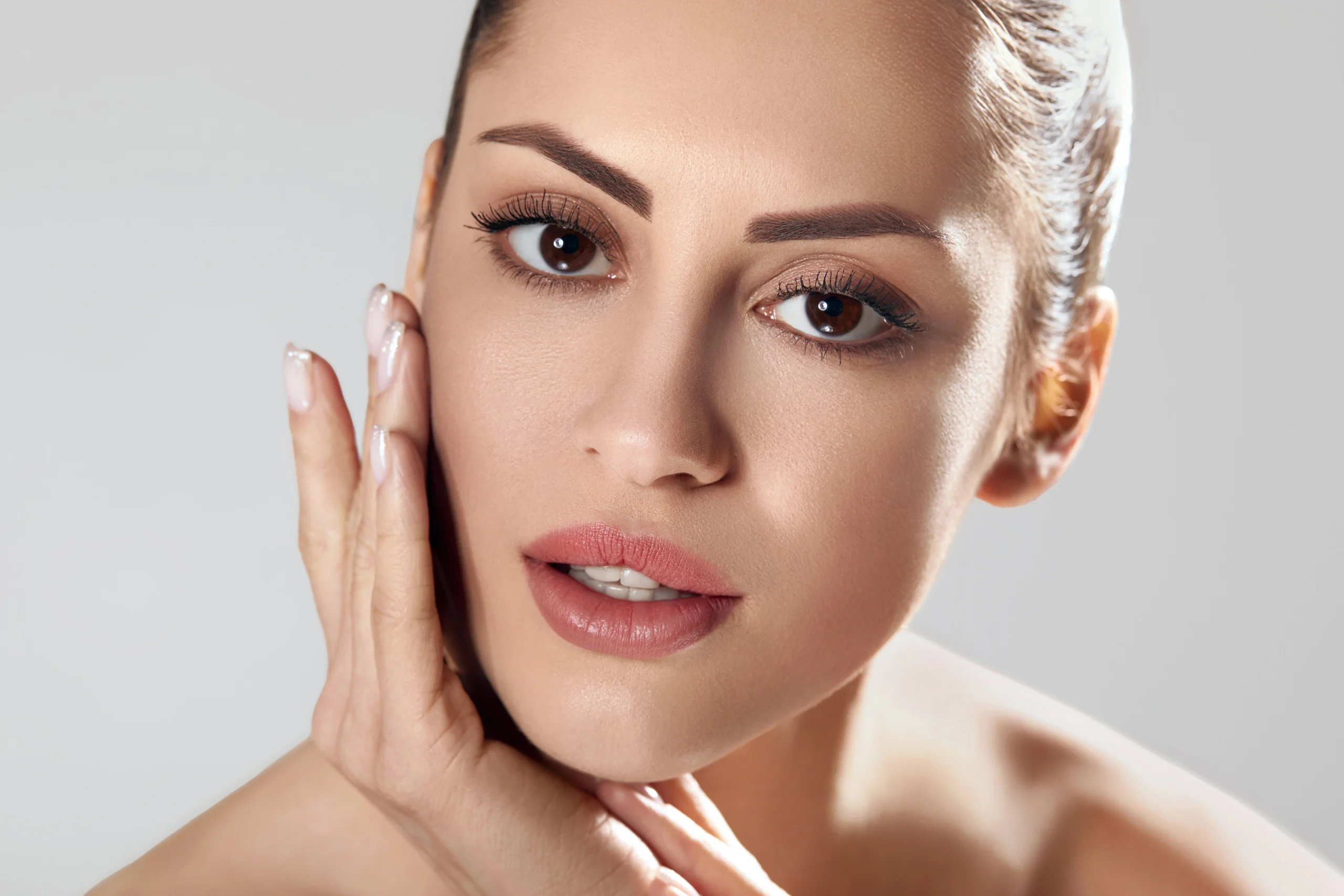 Postoperative maturation of dermal tissue and orbital symmetry following the BEST Eyes and Lips Lift Dubai.